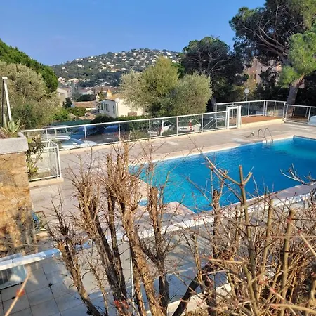 Joli Studio Classe 3Etoiles Avec Terrasse, Piscine, Place De Parking Privee Le Mas Syana Daire Sainte-Maxime