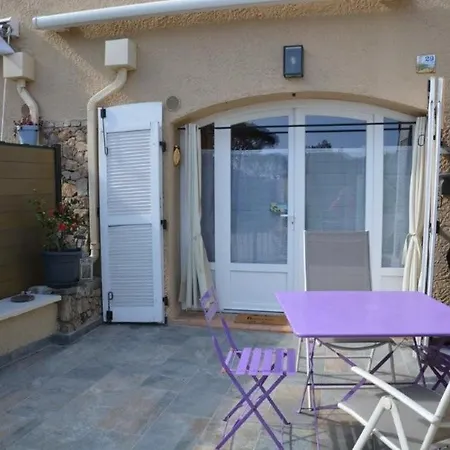 Synae- Joli Classe 3etoiles Avec Terrasse Et Piscine Lejlighed Sainte-Maxime