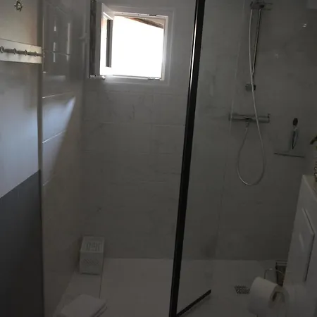 Synae- Joli Classe 3etoiles Avec Terrasse Et Piscine