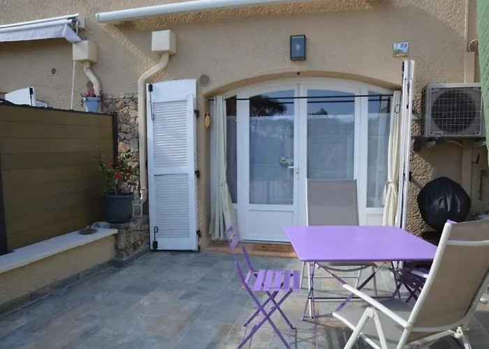 Synae- Joli Classe 3etoiles Avec Terrasse Et Piscine Lejlighed Sainte-Maxime